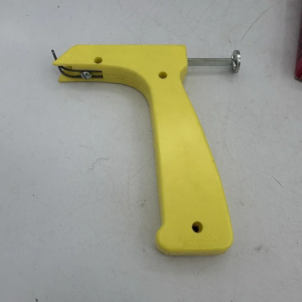 Vintage Rapid Rug Gun Latch Hook‎ Tool Original Box Crafting Instruction